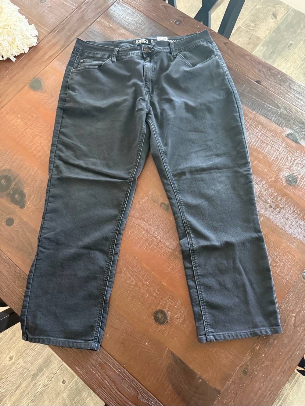 Ezekiel Men’s black Denim Jeans Solid 305 now chopper, Size 36